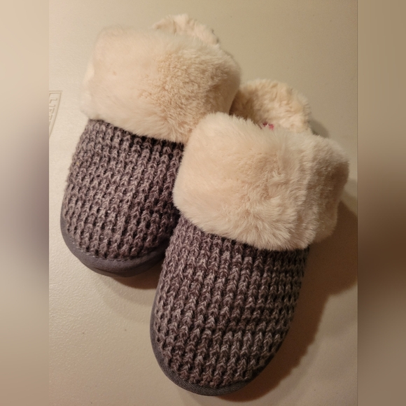 UNIONBAY Shoes - Union Bay Womens Love Faux Fur Sweater Slippers.  Gray   Womens Size 8